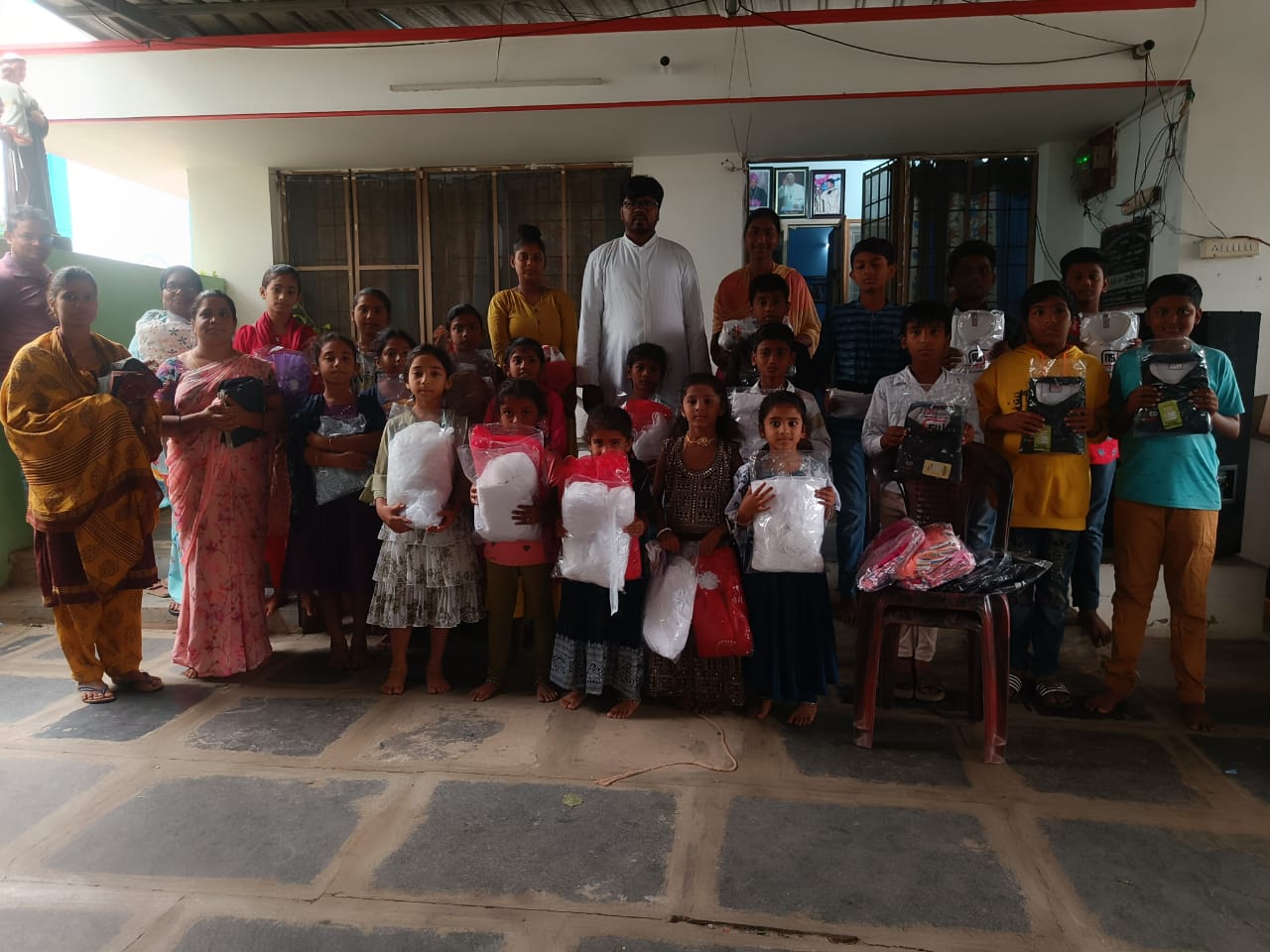 Kondamodu, Pedakurapadu (Jan 2025) — Books and clothes (set 3)